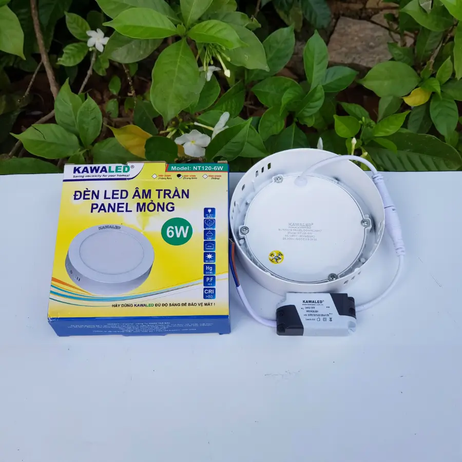 Hộp đèn LED nổi trần NT120-6W và phụ kiện đi kèm