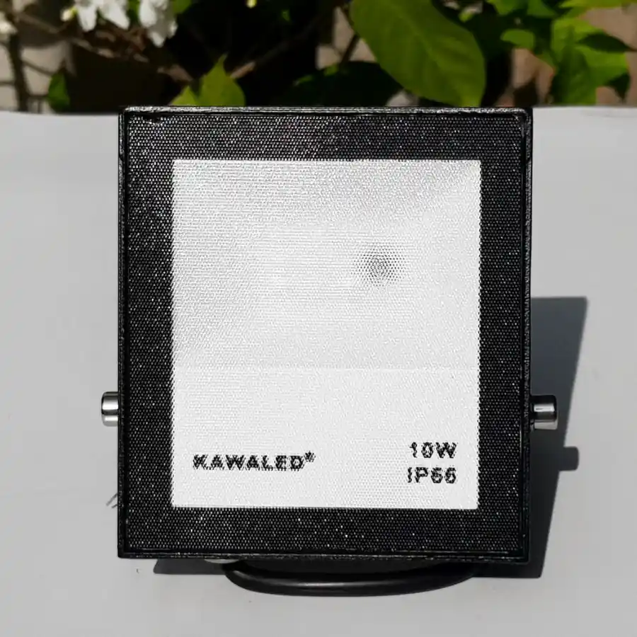 Mặt trước đèn pha đổi màu 10W FL10W-RGB2 ánh sáng mạnh, thân nhôm sơn tĩnh điện bền ngoài trời