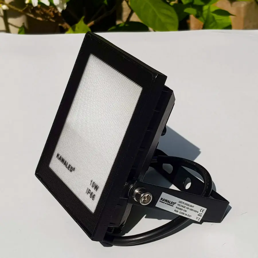 Đèn pha led đổi màu 10W FL10W-RGB2 góc nghiêng – thiết kế tinh gọn dễ lắp đặt