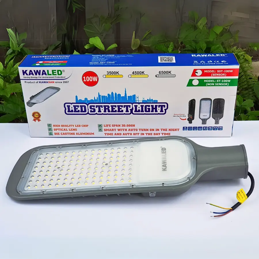 Hộp sản phẩm chính hãng và đèn LED SST-100W Kawaled