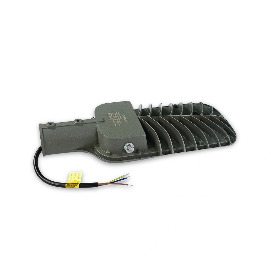 Đèn đường Kawaled SST-30W góc thấp, rõ rãnh tản nhiệt và dây điện