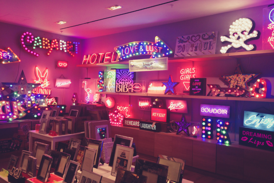 Ứng dụng đèn LED trang trí cho bảng hiệu neon