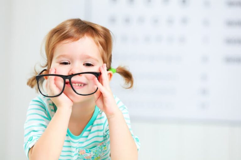 Tình trạng cận thị ở trẻ em ngày càng gia tăng