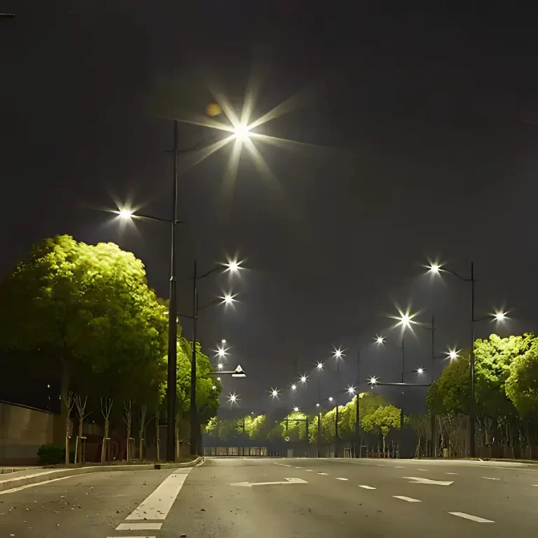 Đèn đường LED chiếu sáng khu đô thị vào ban đêm ánh sáng đều và rõ nét