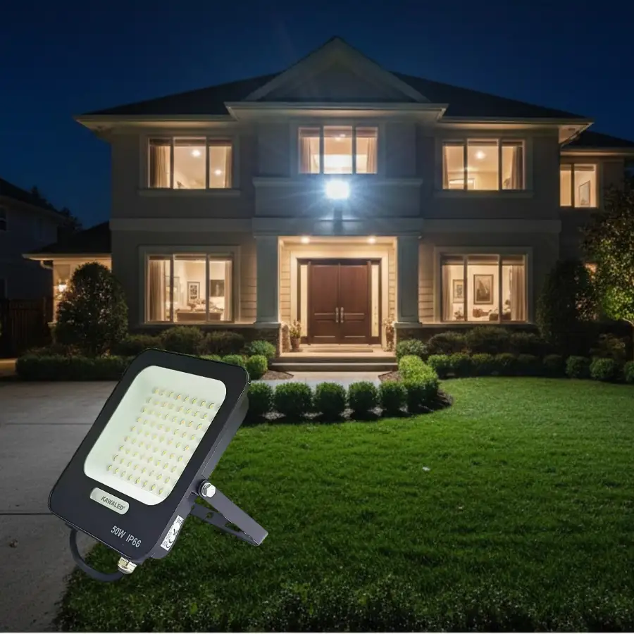 Đèn pha LED chiếu sáng sân nhà và mặt tiền giúp tăng an ninh ban đêm