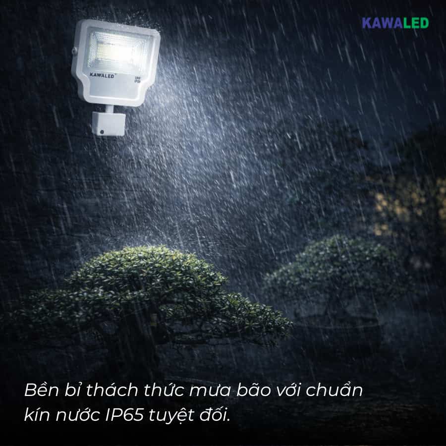 Đèn pha LED cảm ứng lắp ngoài trời chịu mưa gió