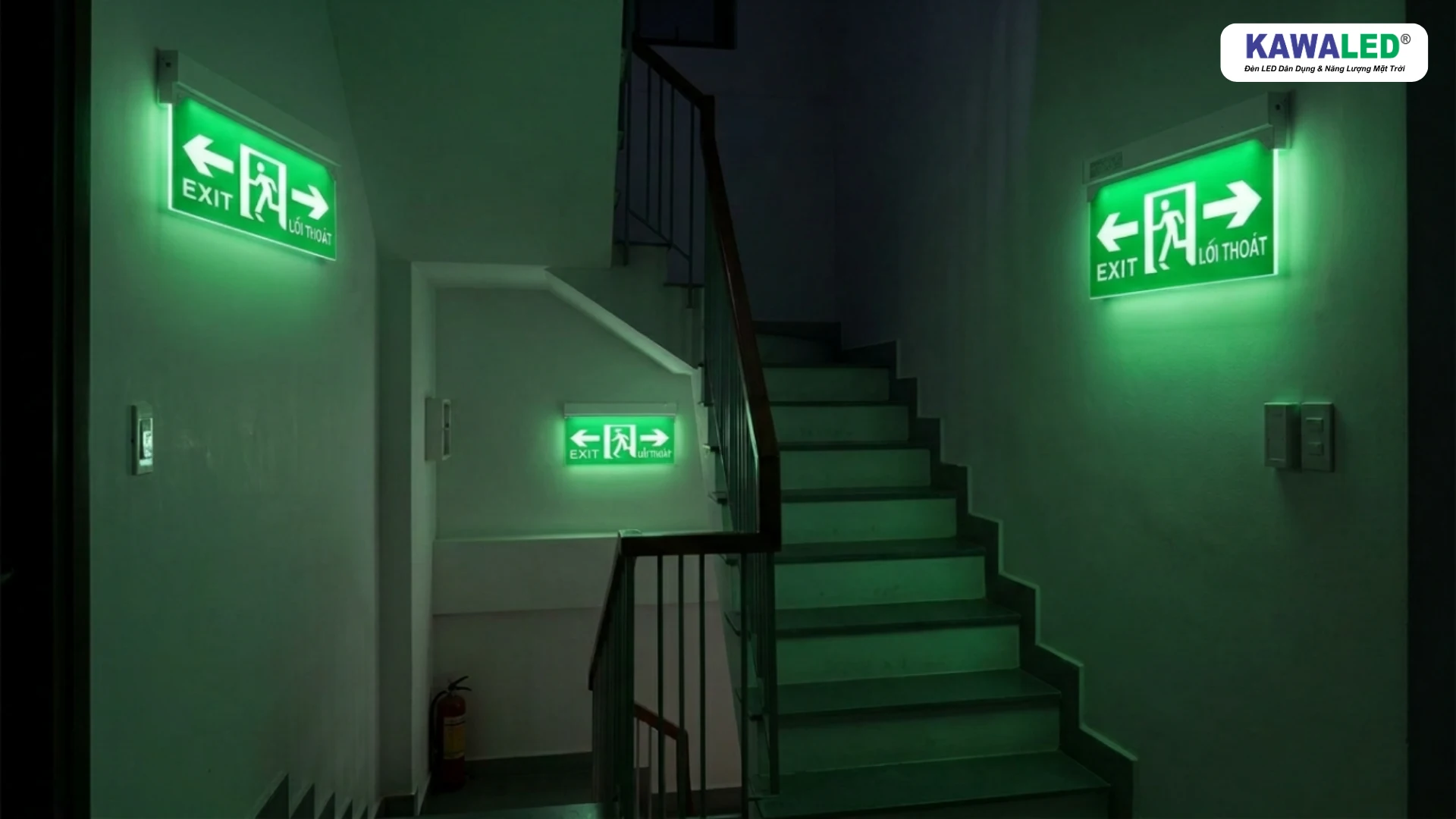 đèn exit e506 lắp cầu thang