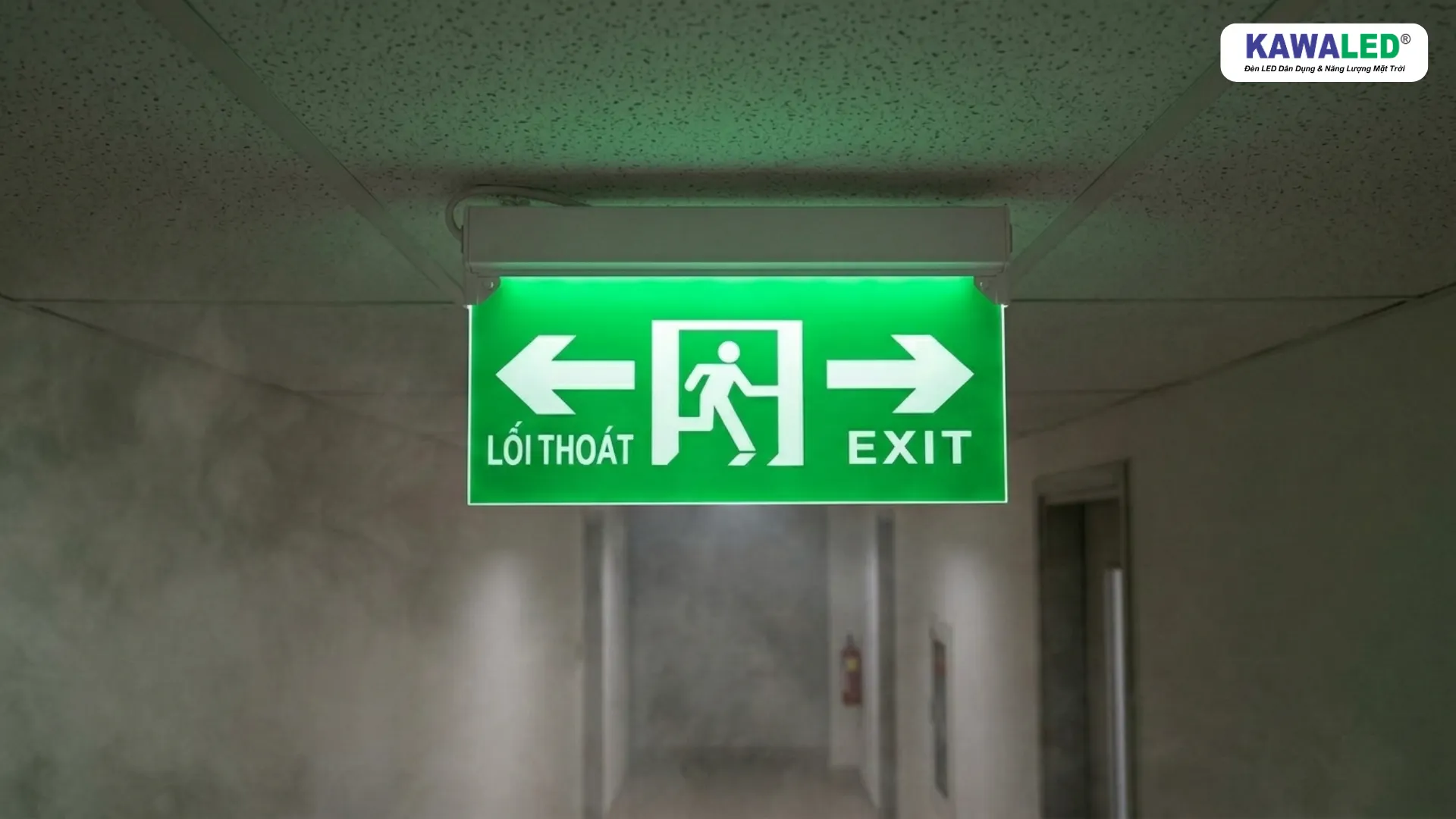 đèn exit e506 hoạt động trong môi trường khói