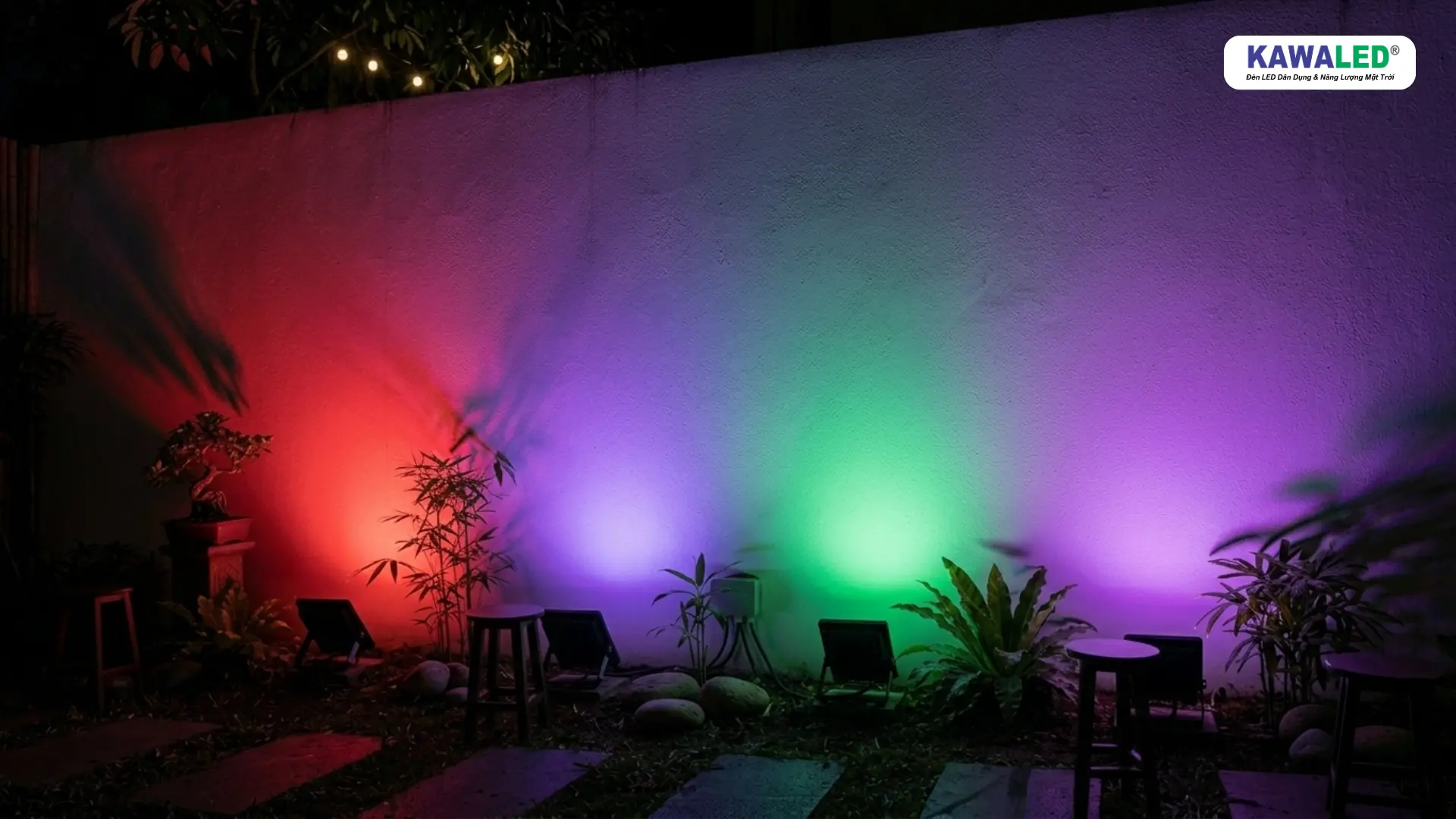 đèn led đổi màu ngoài trời chiếu tường tạo hiệu ứng RGB sân vườn