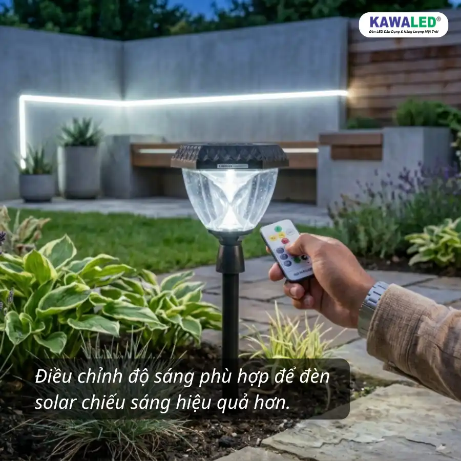 Điều chỉnh độ sáng đèn cắm cỏ năng lượng mặt trời bằng remote