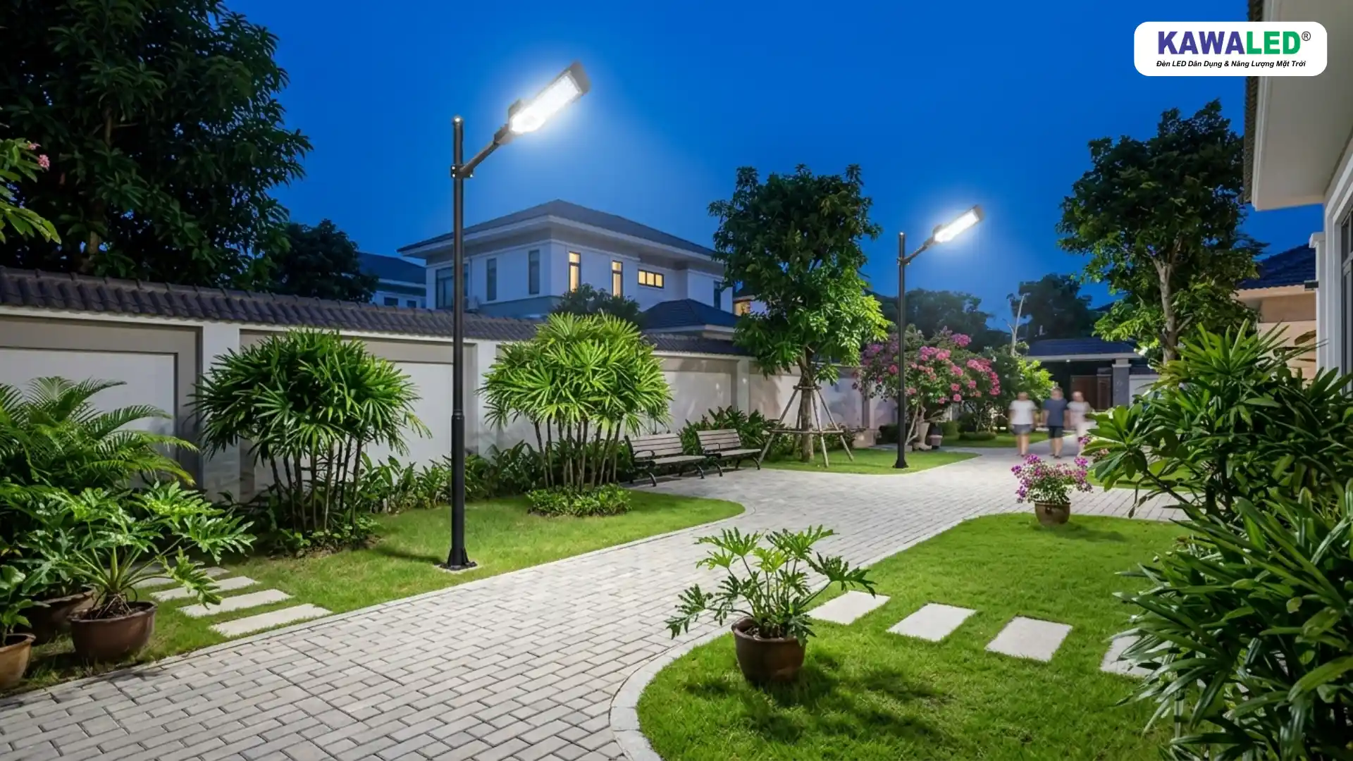 đèn cảm biến ánh sáng giúp sân vườn đẹp và hiện đại hơn