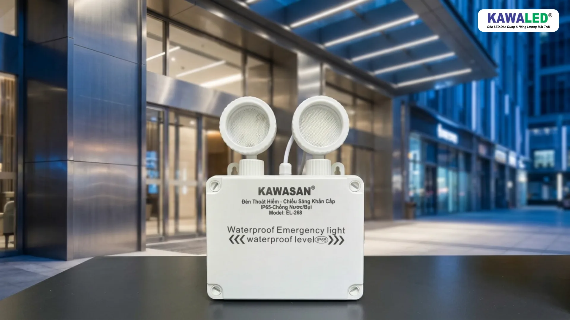đèn chiếu sáng khẩn cấp EL-268 trưng bày hiện đại