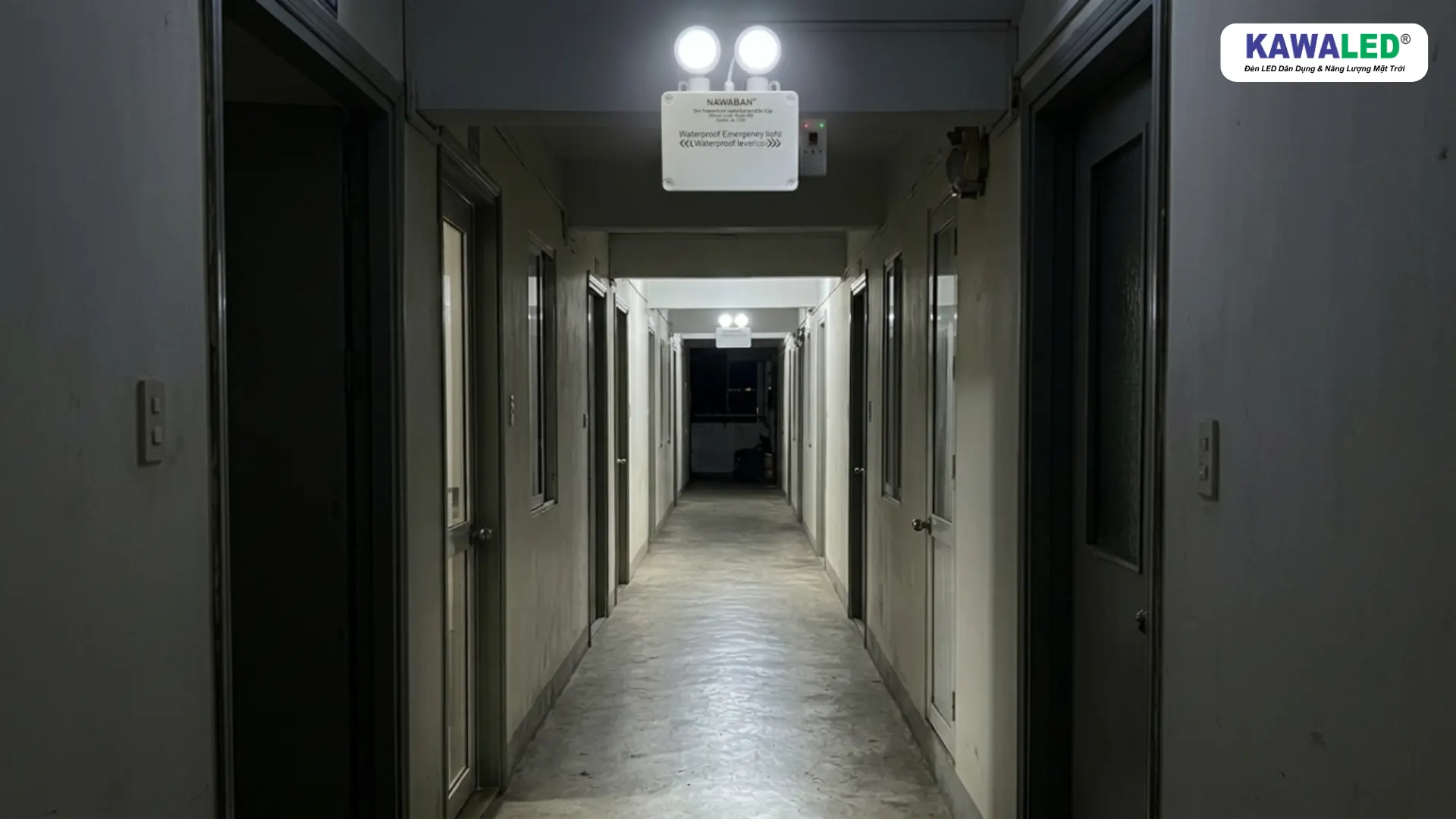 đèn khẩn cấp lắp hành lang chung cư