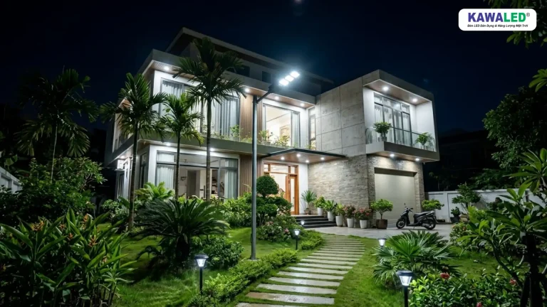 đèn năng lượng mặt trời sân vườn chiếu sáng đẹp ban đêm