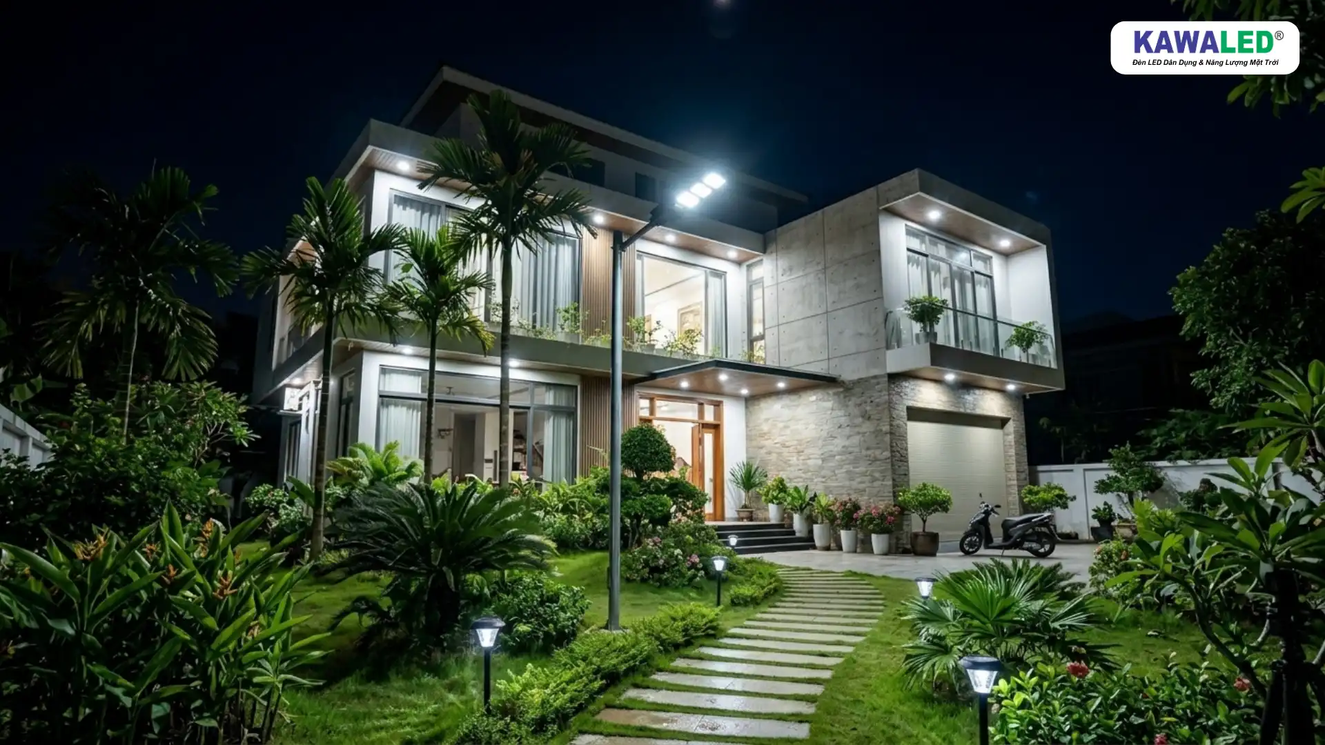 đèn năng lượng mặt trời sân vườn chiếu sáng đẹp ban đêm