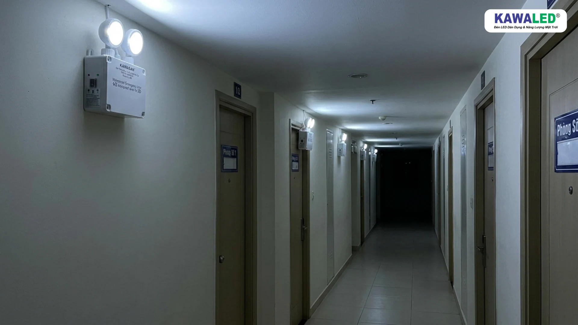 emergency light hành lang tòa nhà