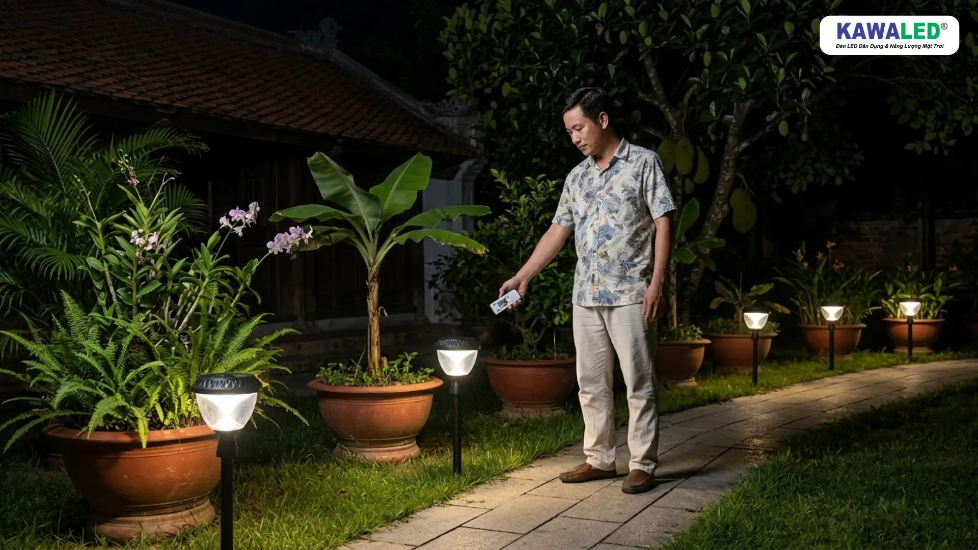 đèn led năng lượng mặt trời điều chỉnh ánh sáng từ xa