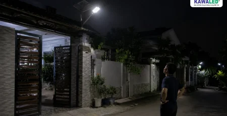 đèn năng lượng mặt trời ngoài trời sáng yếu sau thời gian sử dụng