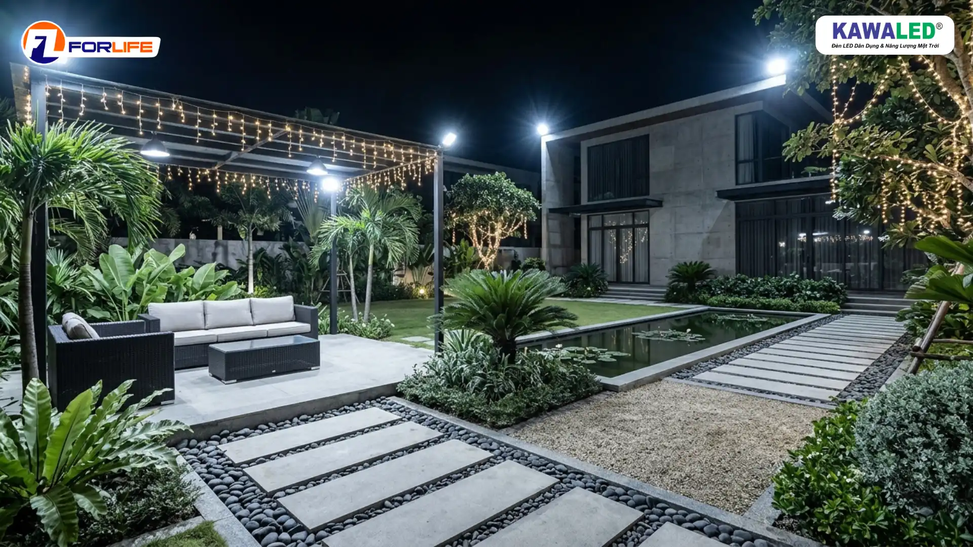 Sân vườn biệt thự hiện đại với ánh sáng trắng đơn điệu thiếu điểm nhấn vào ban đêm