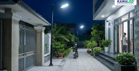 Đèn cảm ứng ánh sáng hỗ trợ camera quan sát rõ hơn vào ban đêm