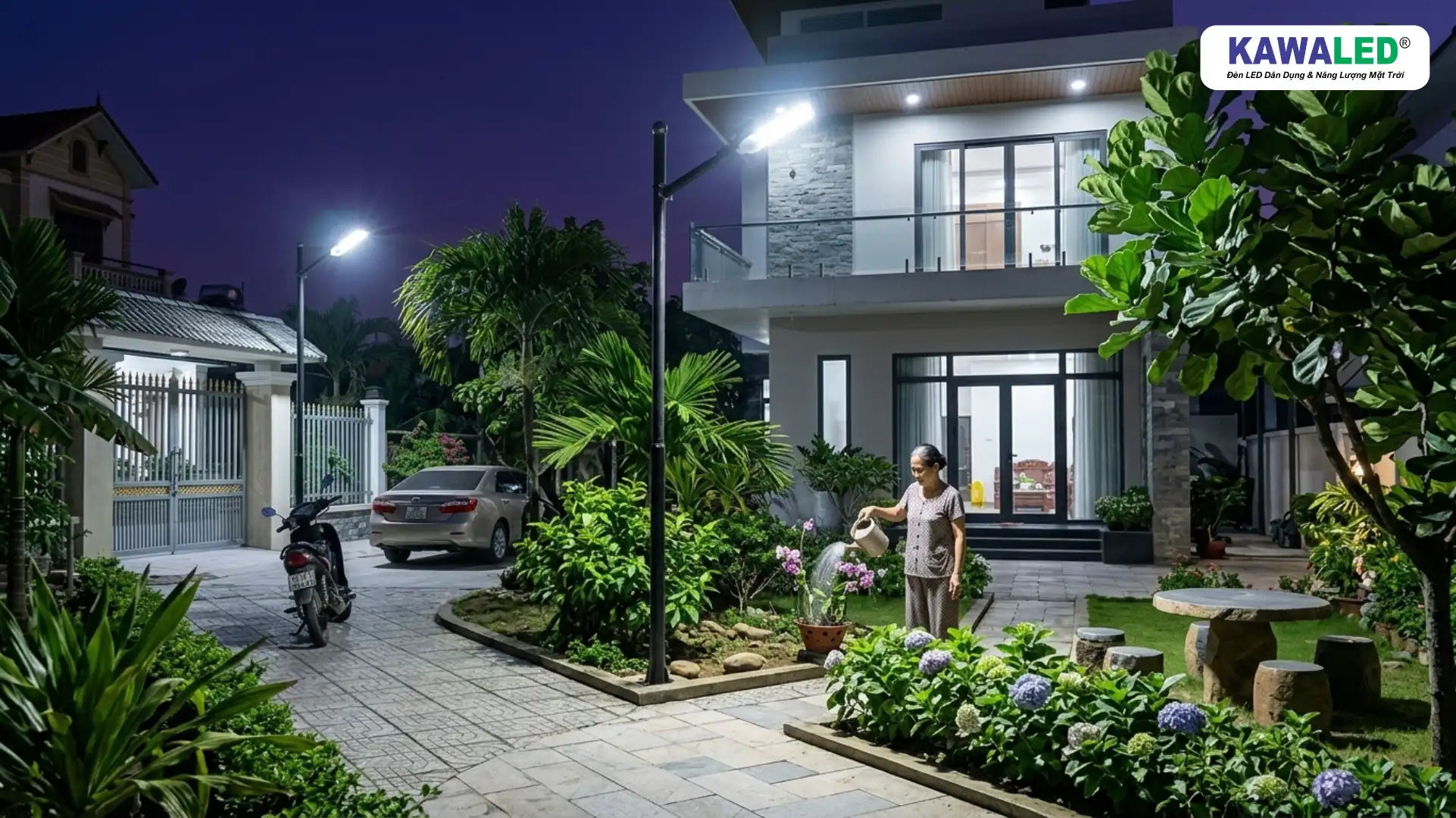 Đèn chiếu sáng sân vườn cảm ứng ánh sáng tự bật khi trời tối