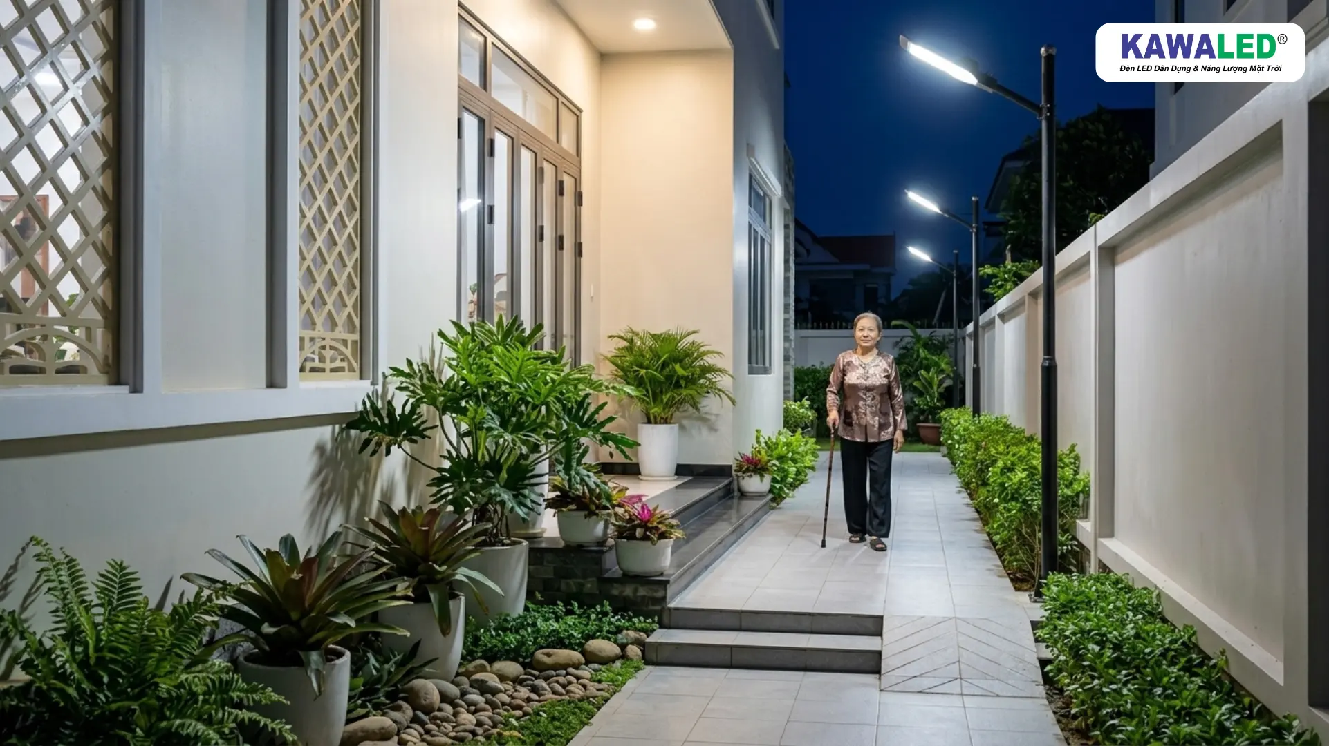 Đèn led cảm ứng ánh sáng chiếu sáng lối đi bên hông nhà
