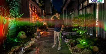 Lắp đèn pha đổi màu sai vị trí gây chói mắt cho người đi lại