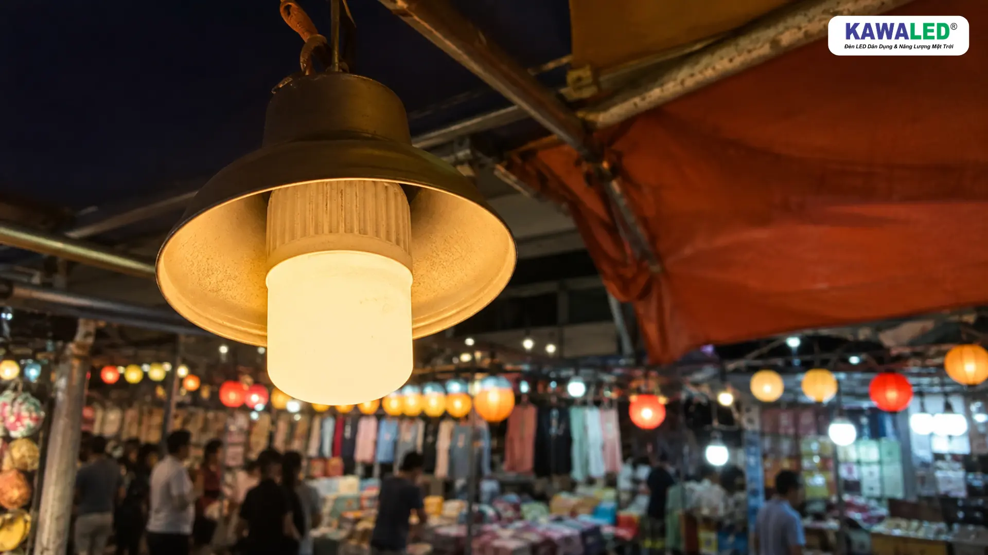 Đèn LED trụ lắp trong chóa quá kín làm giảm khả năng tản nhiệt