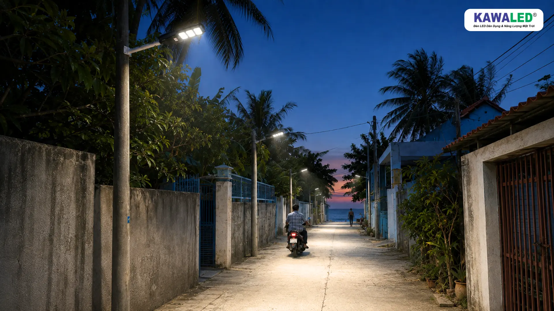 Đèn đường năng lượng mặt trời liền thể chiếu sáng đường dân cư ven biển vào buổi tối