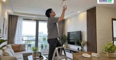 Cách thay đèn âm trần cũ bị hỏng trên trần thạch cao
