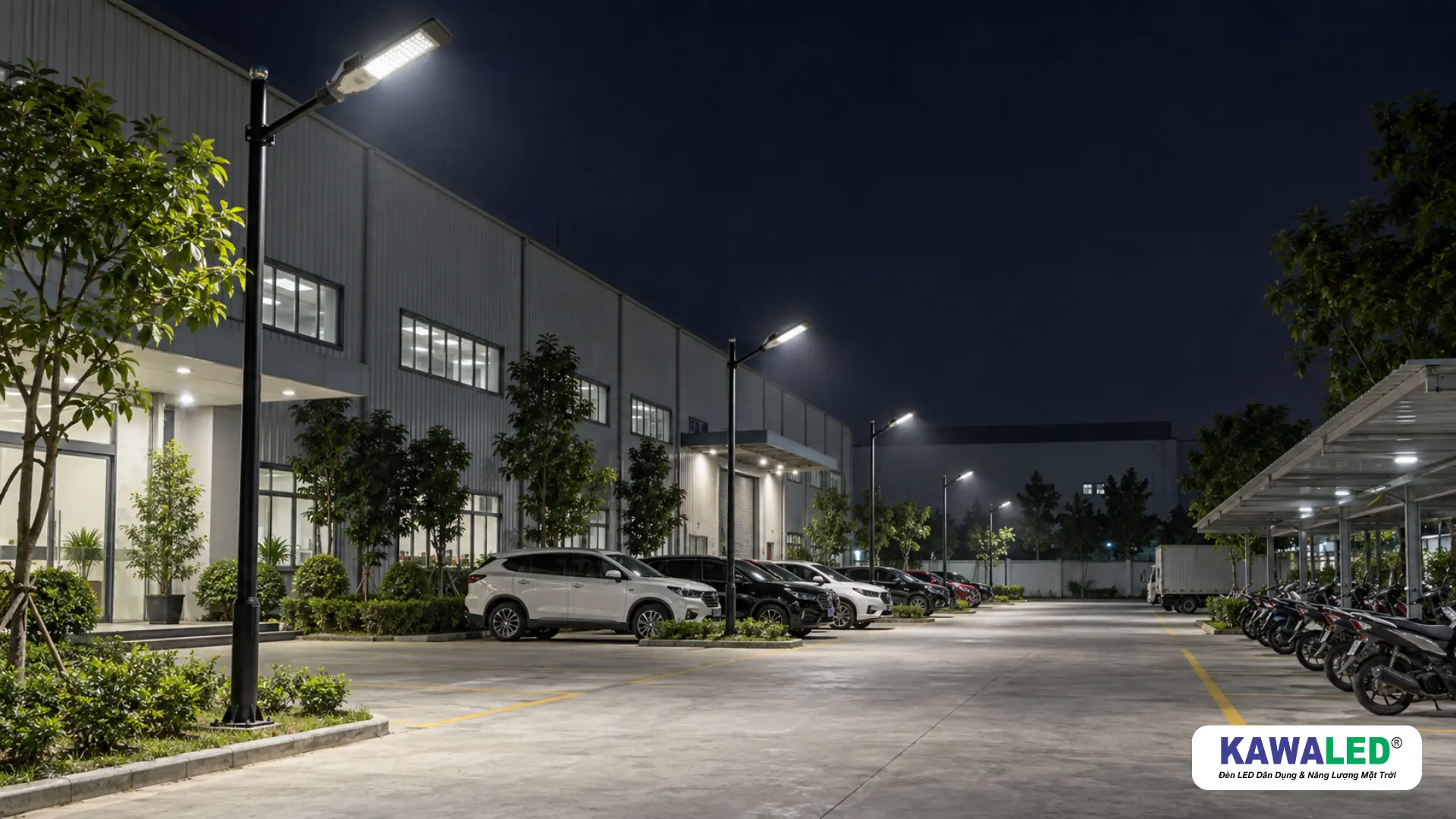 Đèn đường LED 150W bố trí tại bãi xe nhà xưởng với ánh sáng phân bố đều